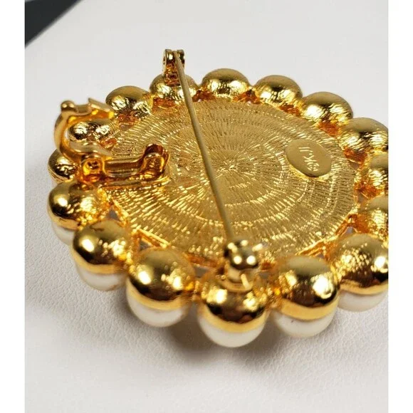 Vintage 1960's Kenneth Jay Lane Faux Pearl Gold Tone Circular Pendant Brooch Pin